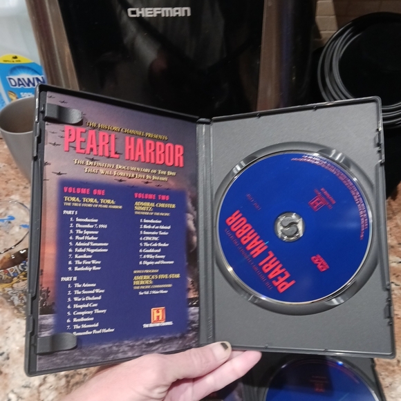 The History Channel Presents- Pearl Harbor (2-Disc DVD Box Set, 2001) - Region 1 - Picture 10 of 14